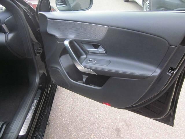 Mercedes-Benz CLA-Klasse d PROGRESIVE - AUTOMAAT -LEDER-NAVIGATIE-