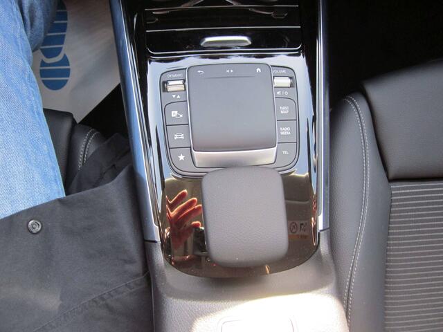 Mercedes-Benz CLA-Klasse PROGRESSIVE-AUTOMAAT-FULL OPTION