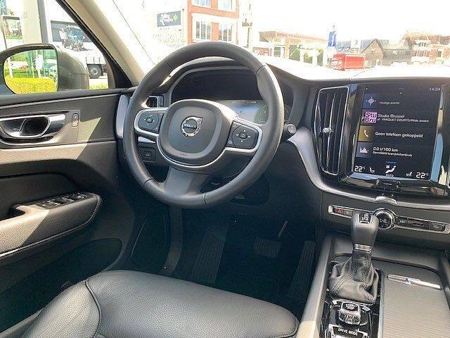 Volvo XC60 D4 Geartronic 140kW/190PS Momentum Pro