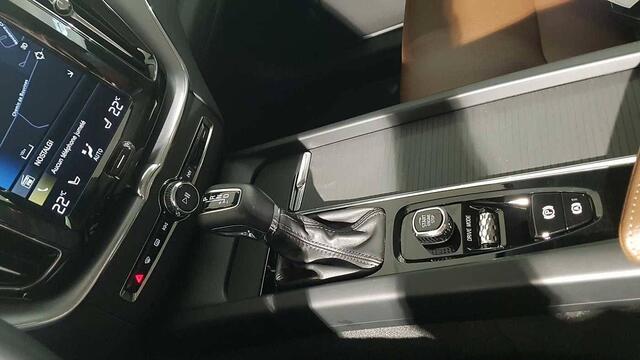 Volvo XC60 D4 190cv Momentum Pro Aut.