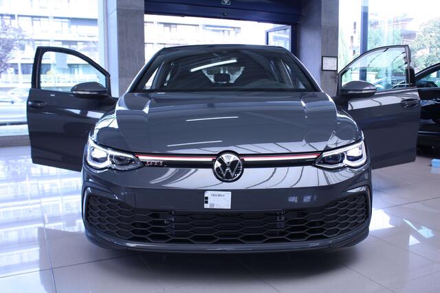 Volkswagen Golf 2.0 TSI 245PK + PANO DAK/ACC - - 0 KM
