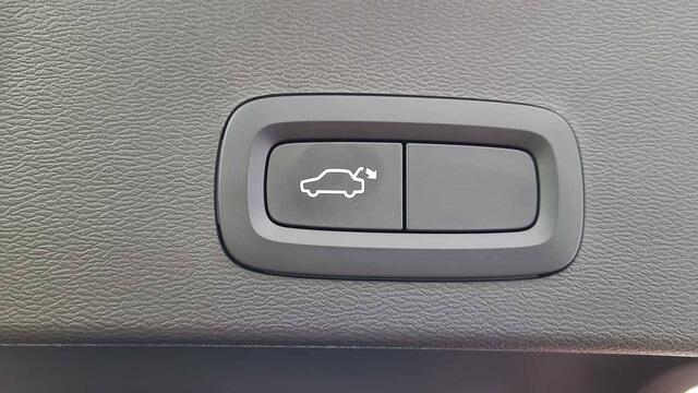 Volvo XC40 T3 Manueel 120kW/163PS Momentum Pro