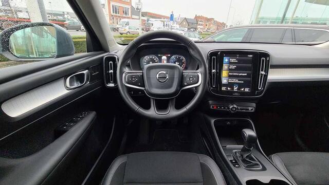 Volvo XC40 T3 Manueel 120kW/163PS Momentum Pro