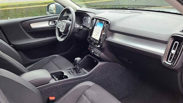 Volvo XC40 T3 Manueel 120kW/163PS Momentum Pro