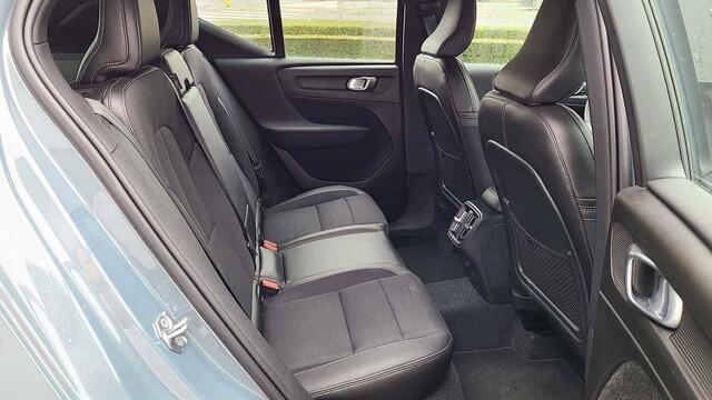Volvo XC40 T3 Manueel 120kW/163PS Momentum Pro