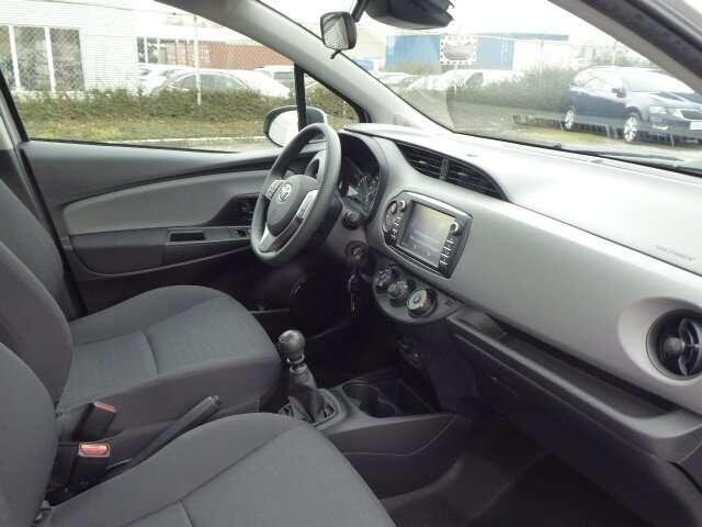 Toyota Yaris 1.5i Dual VVT-iE Y-oung