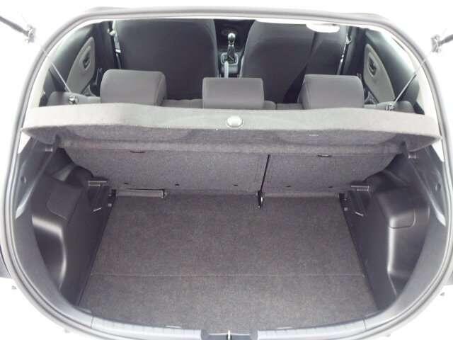 Toyota Yaris 1.5i Dual VVT-iE Y-oung