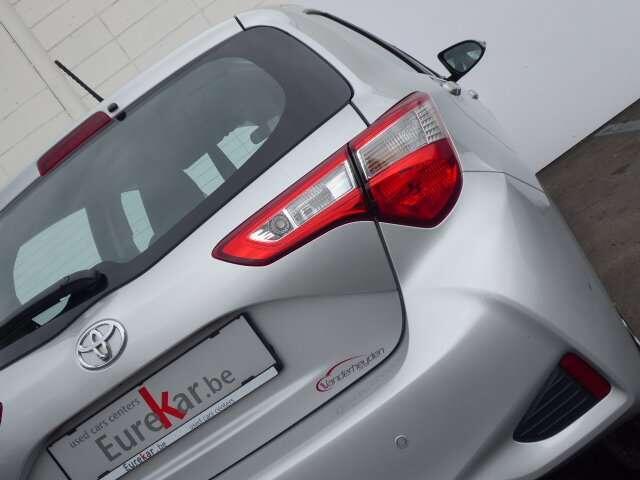 Toyota Yaris 1.5i Dual VVT-iE Y-oung