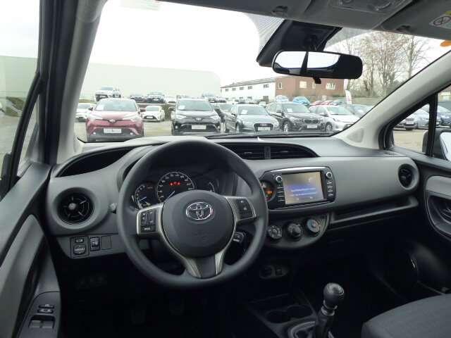 Toyota Yaris 1.5i Dual VVT-iE Y-oung