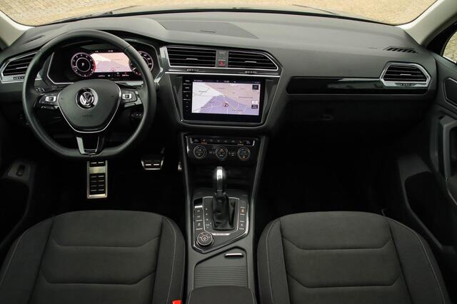 Volkswagen Tiguan 2.0TSI 4Motion Highline R-Line 180pk DSG 1e Eig|DLR|Panoramadak|Virtual Cockpit|LED|360 Camera|19inch|Trekhaak