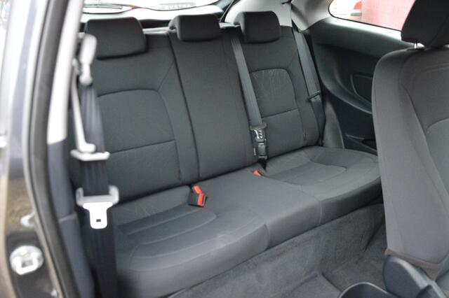 KIA RIO 1.1 CRDi Lounge NEUF CLIM AUTO 18.946KM GAR