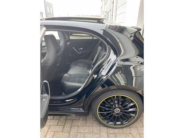 Mercedes-Benz A-Klasse 200 EDITION 1 AMG NIGHT SFEER PANO
