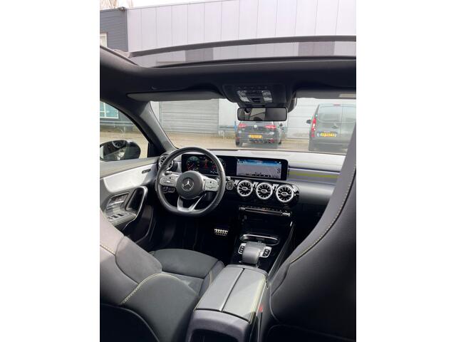Mercedes-Benz A-Klasse 200 EDITION 1 AMG NIGHT SFEER PANO