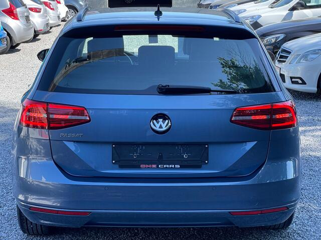 Volkswagen Passat 1.6 TDi 120cv BIXENON-CAMERA-GPS-LED-WIFI-GAR 1AN