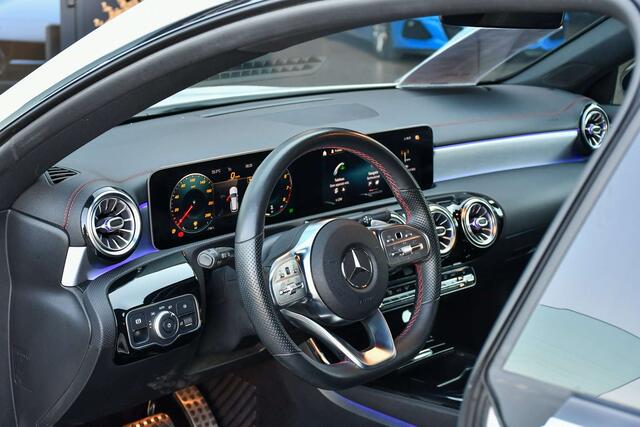 Mercedes-Benz CLA-Klasse FULL /AMG-PACK/OPEN DAK/KEYLESS/LED/MEMORY/