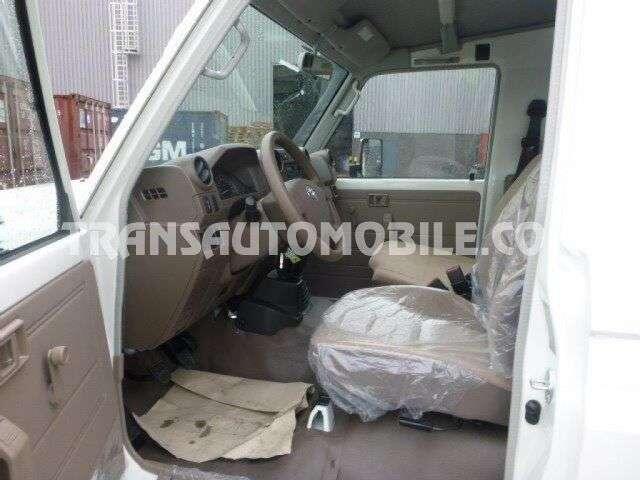 Toyota Land CRUISER metal top vdj v8 - export out eu tropical version