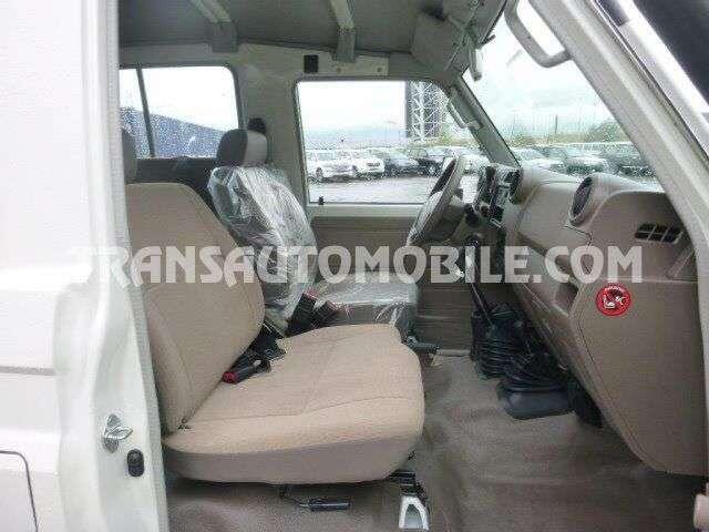 Toyota Land CRUISER metal top vdj v8 - export out eu tropical version