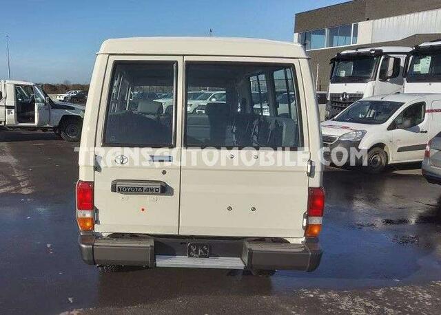 Toyota Land CRUISER metal top hzj 78 - export out eu tropical version