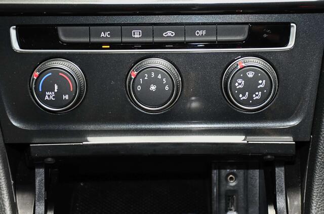 Volkswagen Golf 1.0 TSI Join - NAVI / BLUETOOTH / CRUISE CONTROL