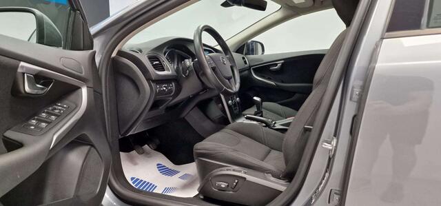 Volvo V40 2.0 D3 KINETIC GPS GARANTIE 12 MOIS