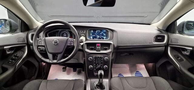 Volvo V40 2.0 D3 KINETIC GPS GARANTIE 12 MOIS