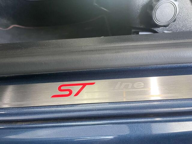 Ford Focus st line 150ch garantie 12 mois 