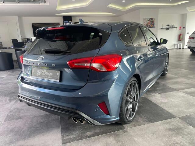 Ford Focus st line 150ch garantie 12 mois 