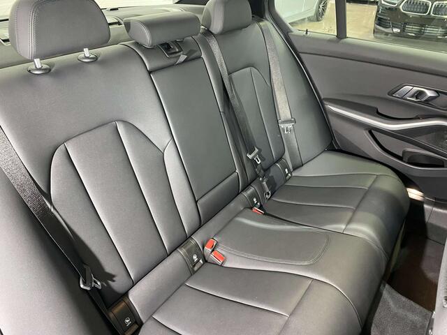 BMW 3-Serie iA Xdrive M-Performance/ Leder/ Cockpit Pro/ Alu20
