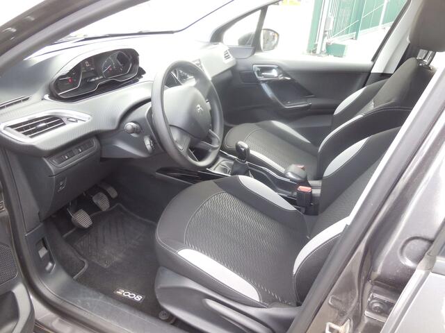 Peugeot 2008 1.2 Benz grijs bj. 09/2015 115002 km