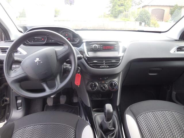Peugeot 2008 1.2 Benz grijs bj. 09/2015 115002 km