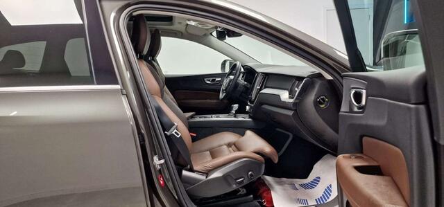 Volvo XC60 2.0 D4 Geartronic 4X4BOITE-AUTOLEDTOIT-PANO