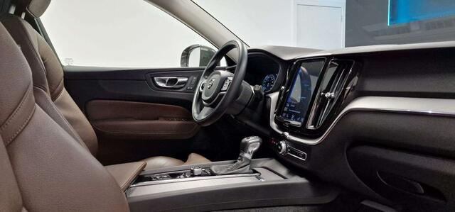Volvo XC60 2.0 D4 Geartronic 4X4BOITE-AUTOLEDTOIT-PANO