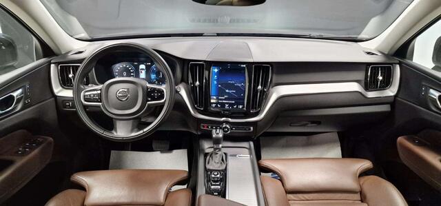 Volvo XC60 2.0 D4 Geartronic 4X4BOITE-AUTOLEDTOIT-PANO