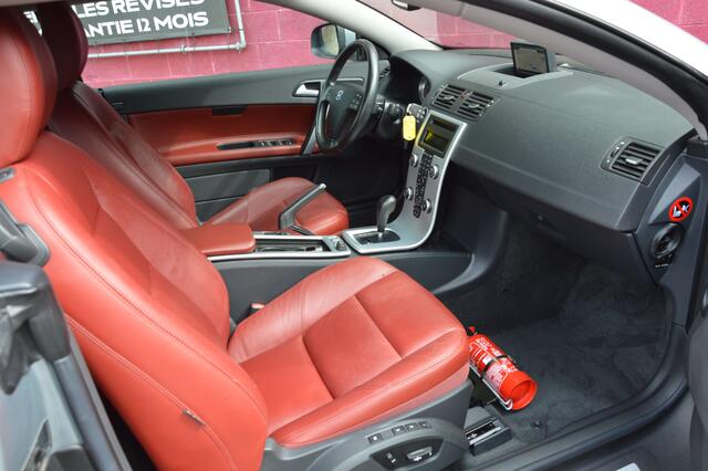Volvo C70 2.0 D3 Momentum NEUF BOITE AUT NAV CUIR 31.634KM