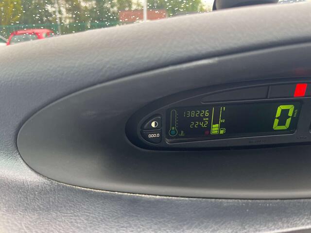 Citroen Xsara PICASSO 1.6 HDi Exclusive // CLIMATISATION // JANTES //
