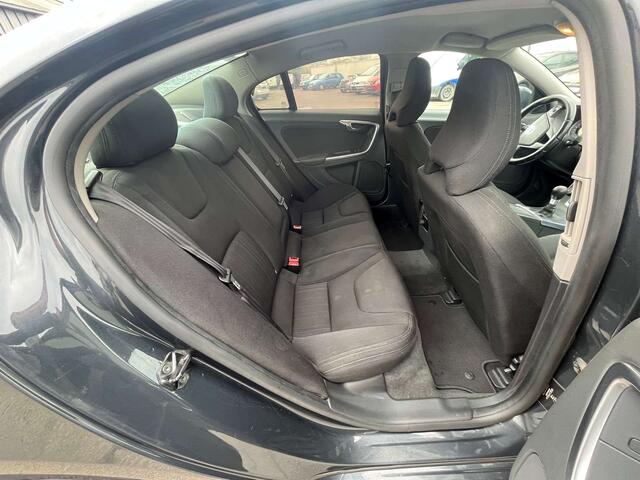 Volvo S60 1.6 D // CLIMATISATION /  NAVIGATION / JANTES