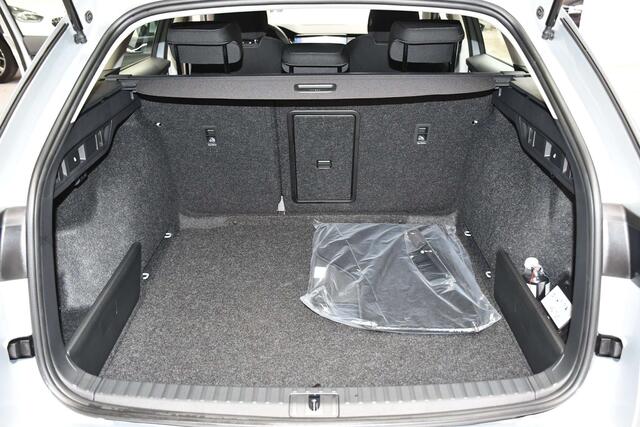 Skoda Octavia Combi 1.5 TSI Clever+ - NAVI /BLUETOOTH /ACC