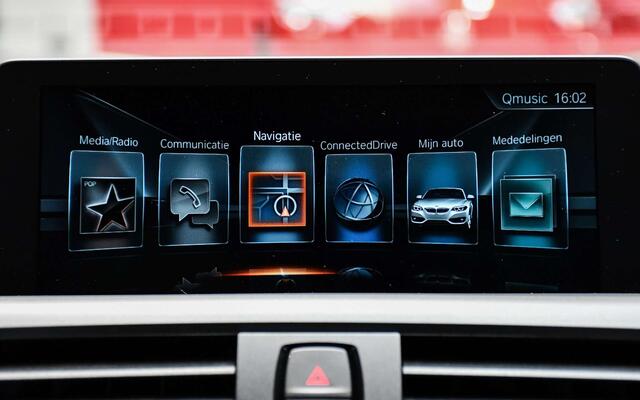 BMW 2-Serie 220iA Cabriolet Automaat - LEDER / NAVI /BLUETOOTH