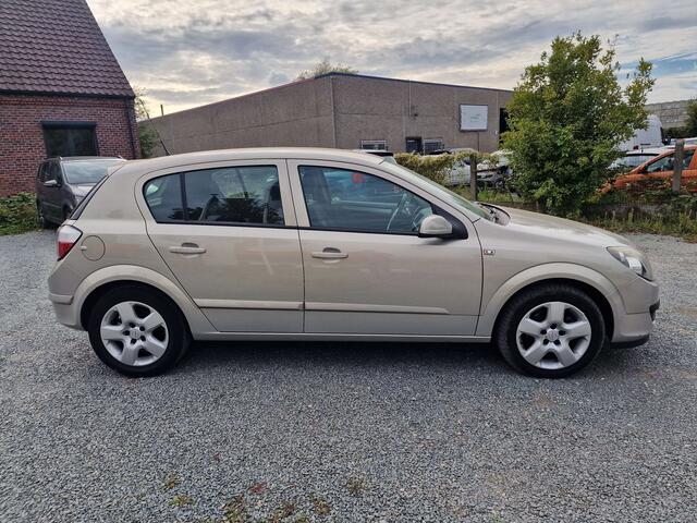 Opel Astra 1.6i XEP 16v Enjoy Easytronic