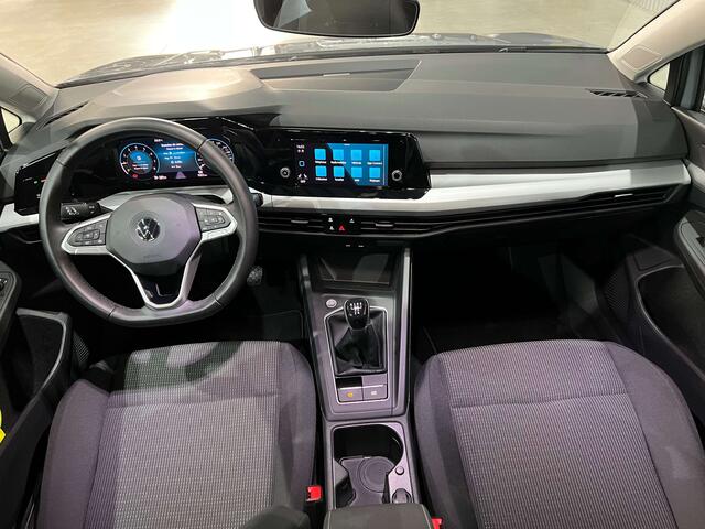 Volkswagen Golf NAVI-CARPLAY / 6200km