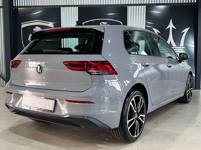 Volkswagen Golf NAVI-CARPLAY / 6200km