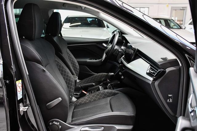 Skoda Scala 1.0 TSI Style DSG - NAVI / SMARTLINK / CAMERA / CC