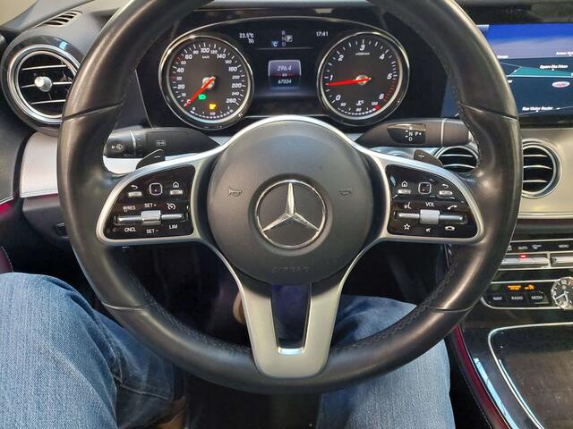 Mercedes-Benz CLA-Klasse d  TOIT PANORAMIQUE  COMAND  CAMERA  LED