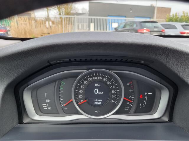 Volvo V60 2.0 D2 Autom. // GEARTRONIC // TEL 0488 086 388