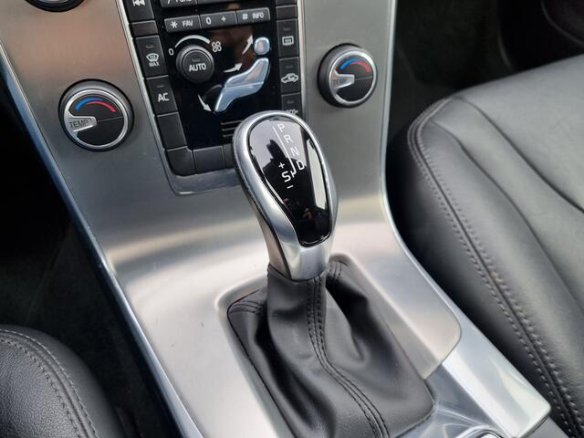 Volvo V60 2.0 D2 Autom. // GEARTRONIC // TEL 0488 086 388