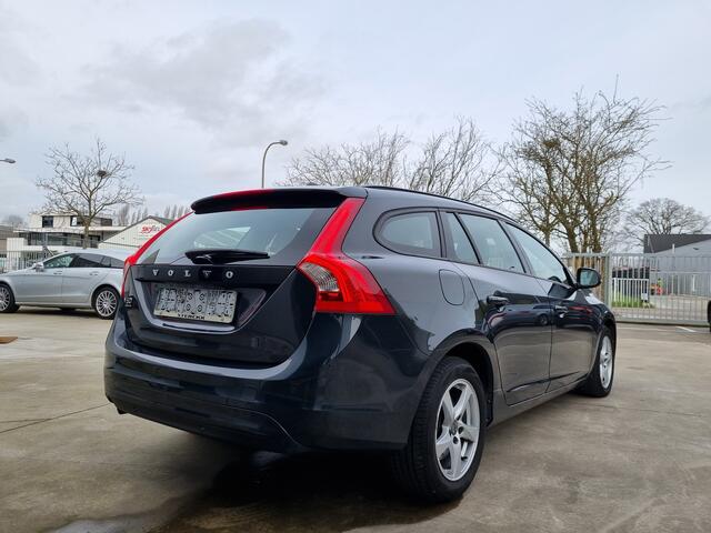 Volvo V60 2.0 D2 Autom. // GEARTRONIC // TEL 0488 086 388