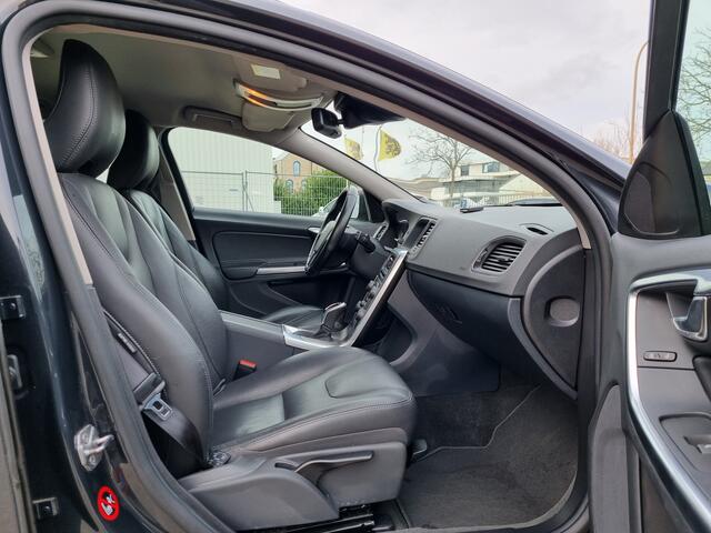 Volvo V60 2.0 D2 Autom. // GEARTRONIC // TEL 0488 086 388