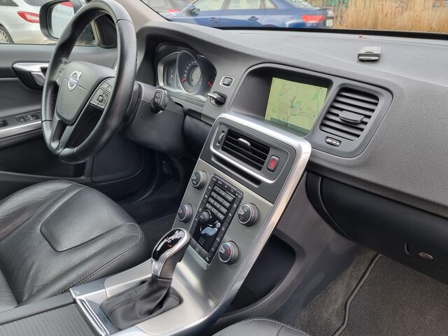 Volvo V60 2.0 D2 Autom. // GEARTRONIC // TEL 0488 086 388