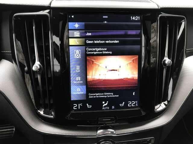 Volvo XC60 II D4 AWD R-DESIGN / FULL OPTIONS
