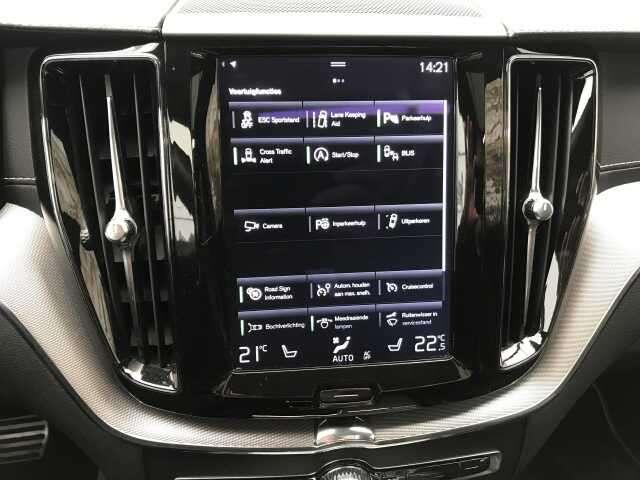 Volvo XC60 II D4 AWD R-DESIGN / FULL OPTIONS